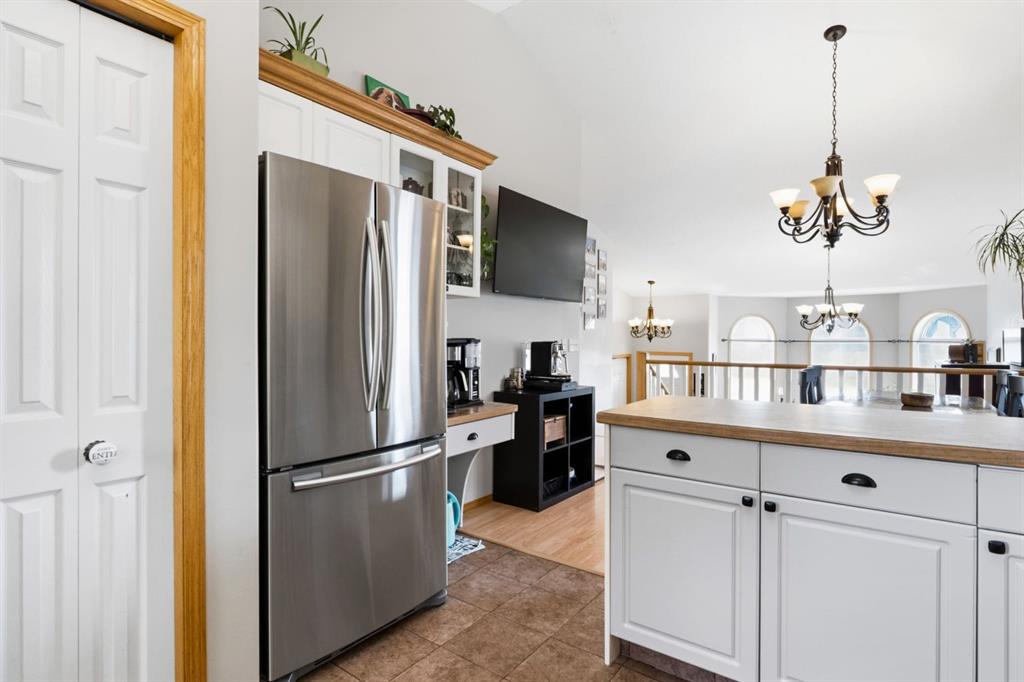 Picture of 6206 Davis Place , Olds Real Estate Listing