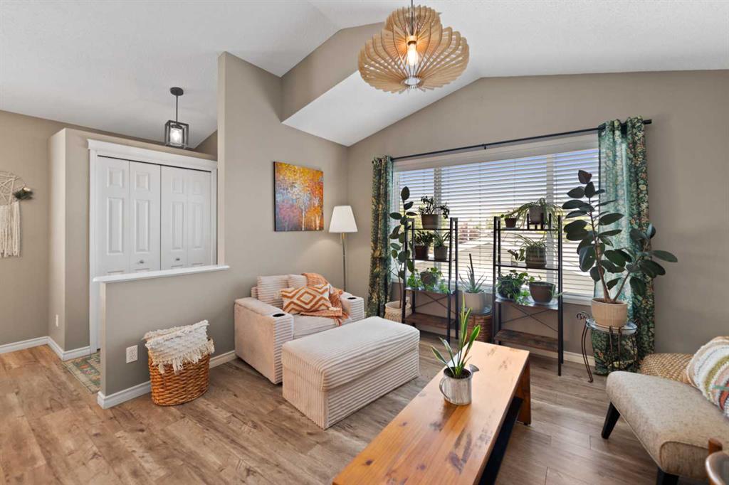 Picture of 247 Copperfield Heights SE, Calgary Real Estate Listing