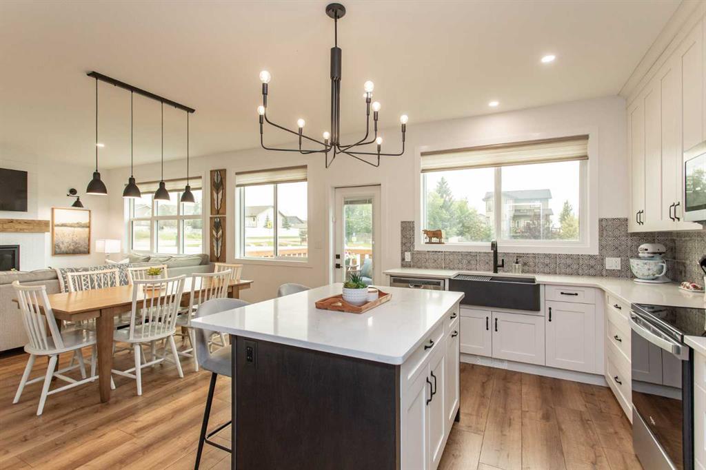 Picture of 5925 Panorama Drive , Blackfalds Real Estate Listing