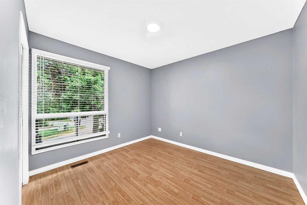 Picture of 514 Whitehill Place NE, Calgary Real Estate Listing
