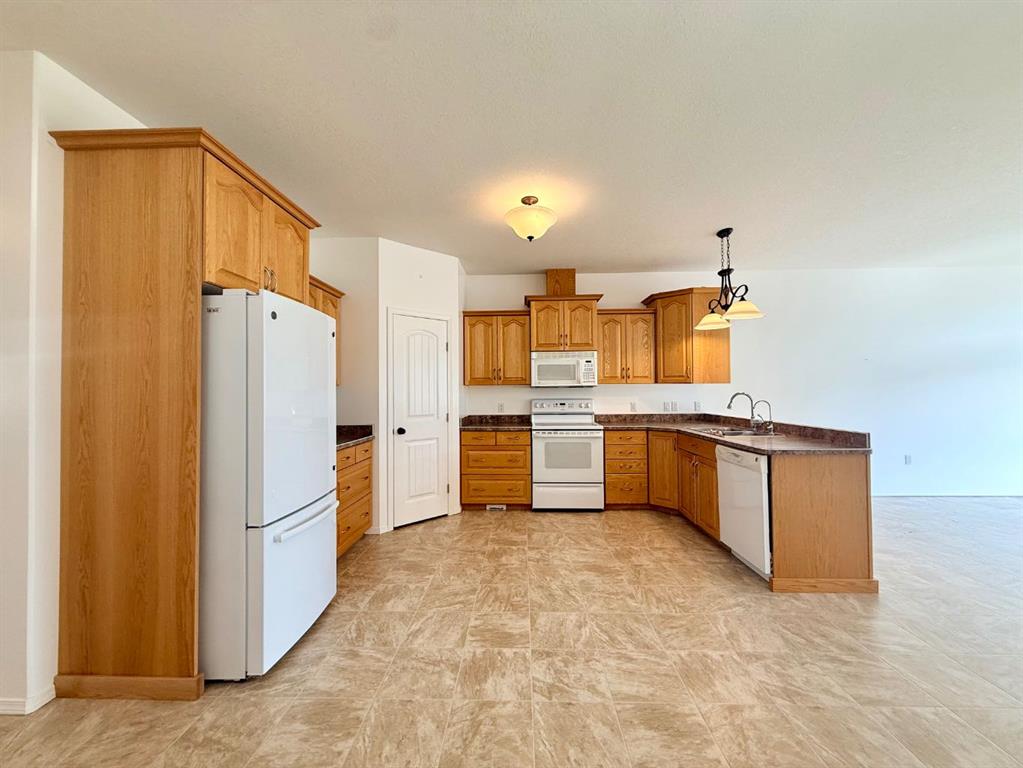 Picture of 10902 100 Ave Unit 4  , La Crete Real Estate Listing