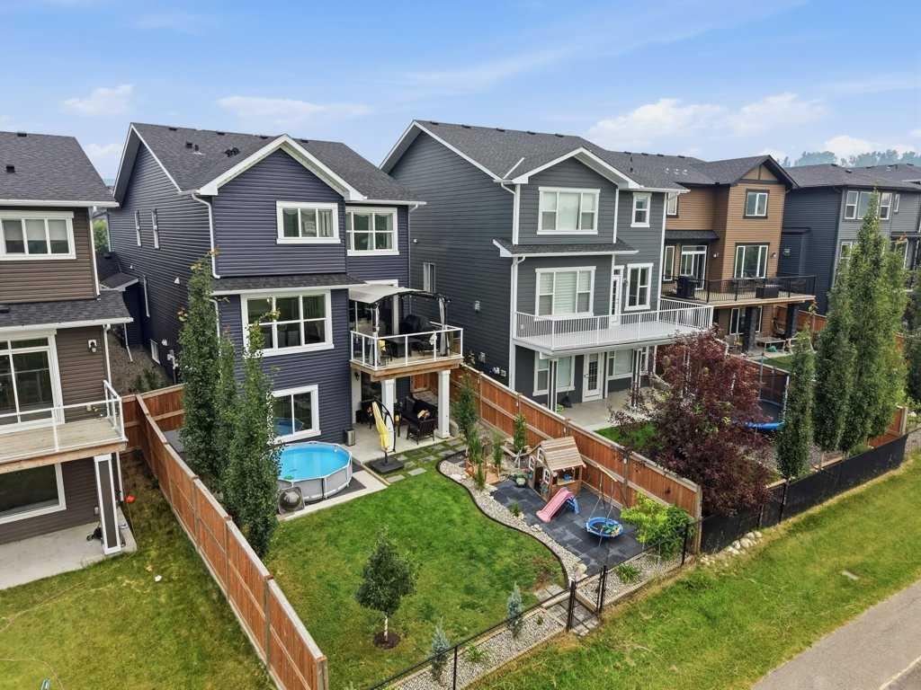 Picture of 151 Crestridge Hill SW, Calgary Real Estate Listing