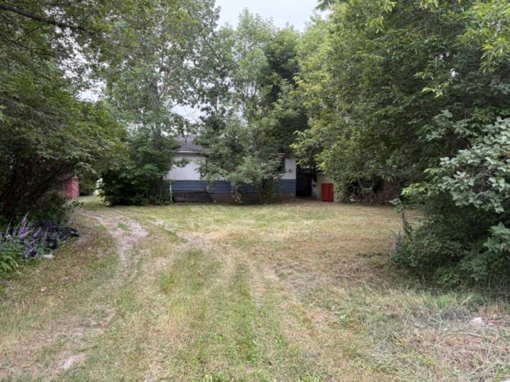 Picture of 8348 Bowness Road NW, Calgary Real Estate Listing