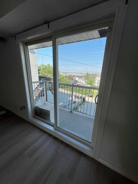Picture of 4, 3726 Centre Street NE, Calgary Real Estate Listing