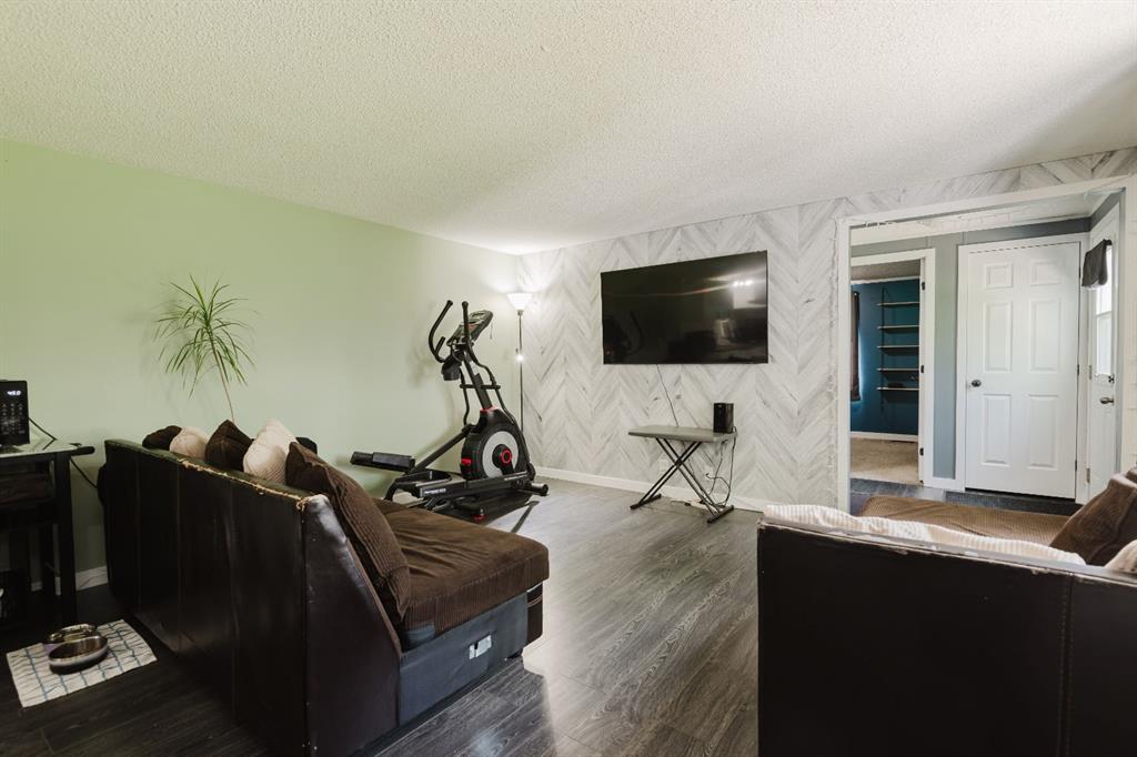 Picture of 9709 107 Avenue , Clairmont Real Estate Listing