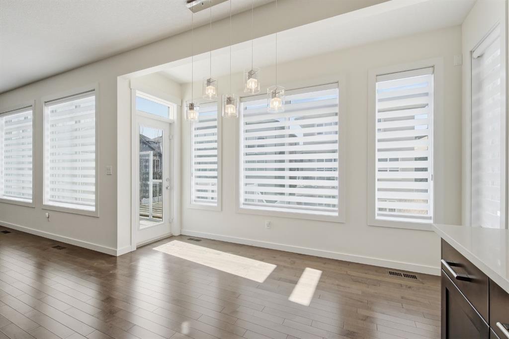 Picture of 101 Evansborough Green NW, Calgary Real Estate Listing
