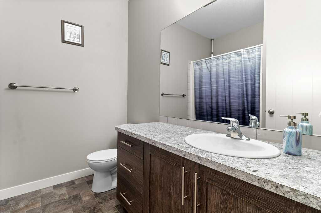 Picture of 142 Ava Crescent , Blackfalds Real Estate Listing