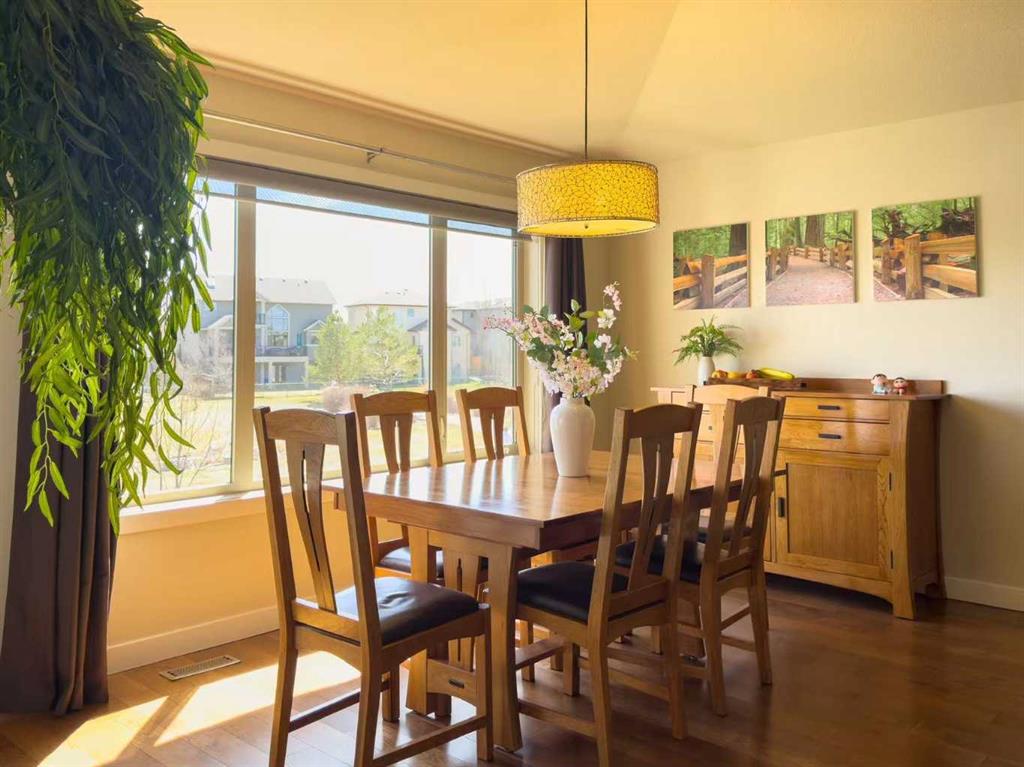 Picture of 534 Canyon Cove W, Lethbridge Real Estate Listing