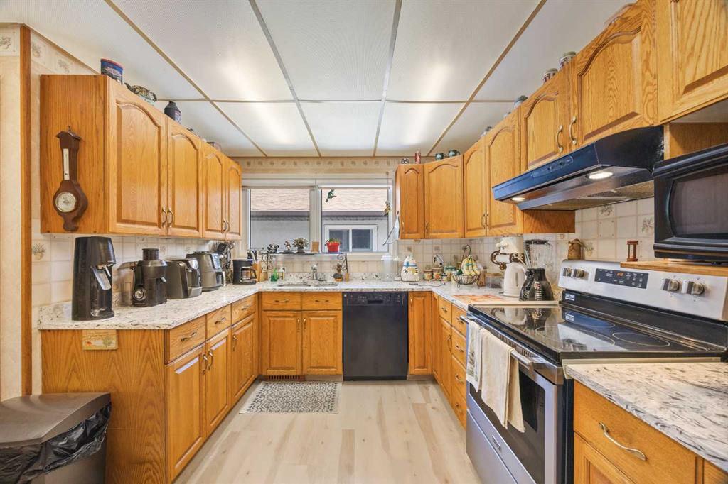 Picture of 272 Huntington Close NE, Calgary Real Estate Listing