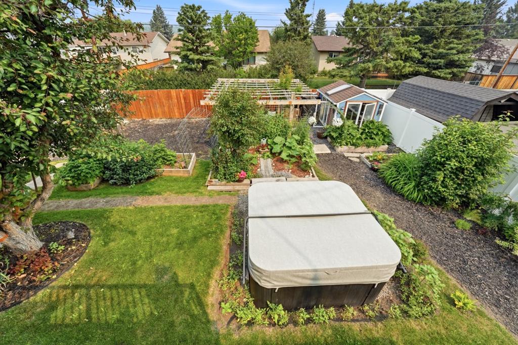 Picture of 218 8 Avenue NE, Sundre Real Estate Listing