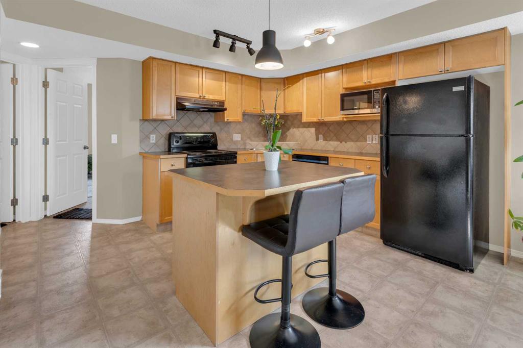Picture of 411, 140 Sagewood Boulevard SW, Airdrie Real Estate Listing
