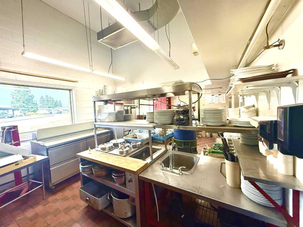 Picture of 988 Main Street , Pincher Creek Real Estate Listing