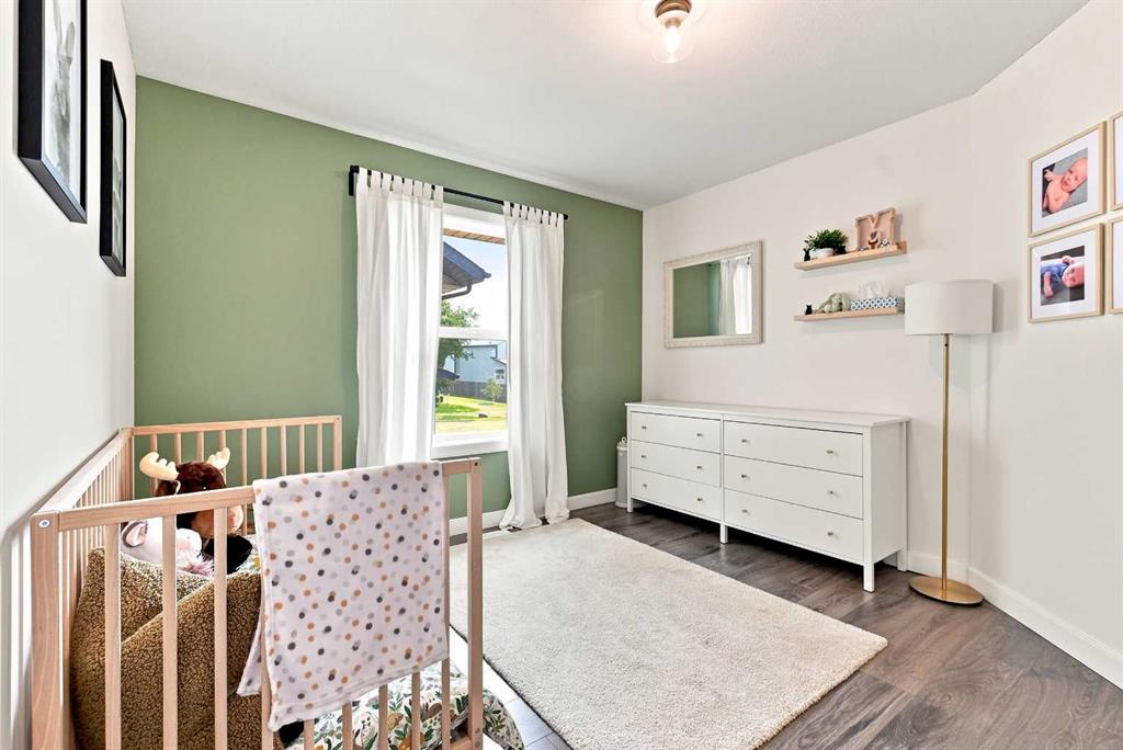 Picture of 134 Newton Drive , Penhold Real Estate Listing