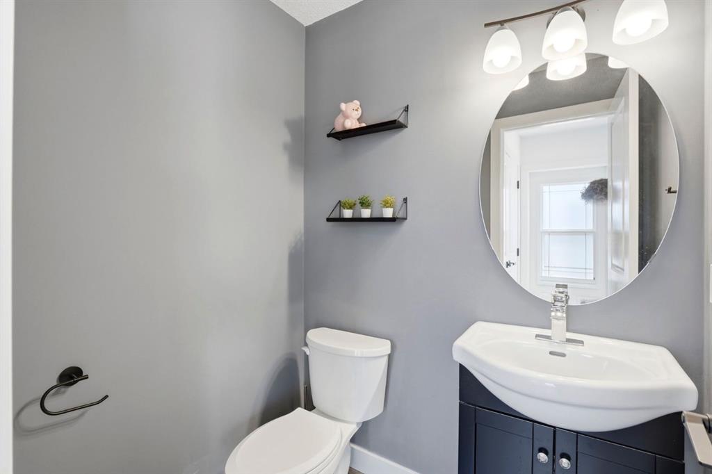 Picture of 564 Evanston Drive NW, Calgary Real Estate Listing