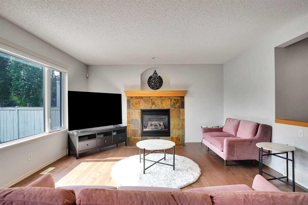 Picture of 101 Royal Oak Crescent NW, Calgary Real Estate Listing