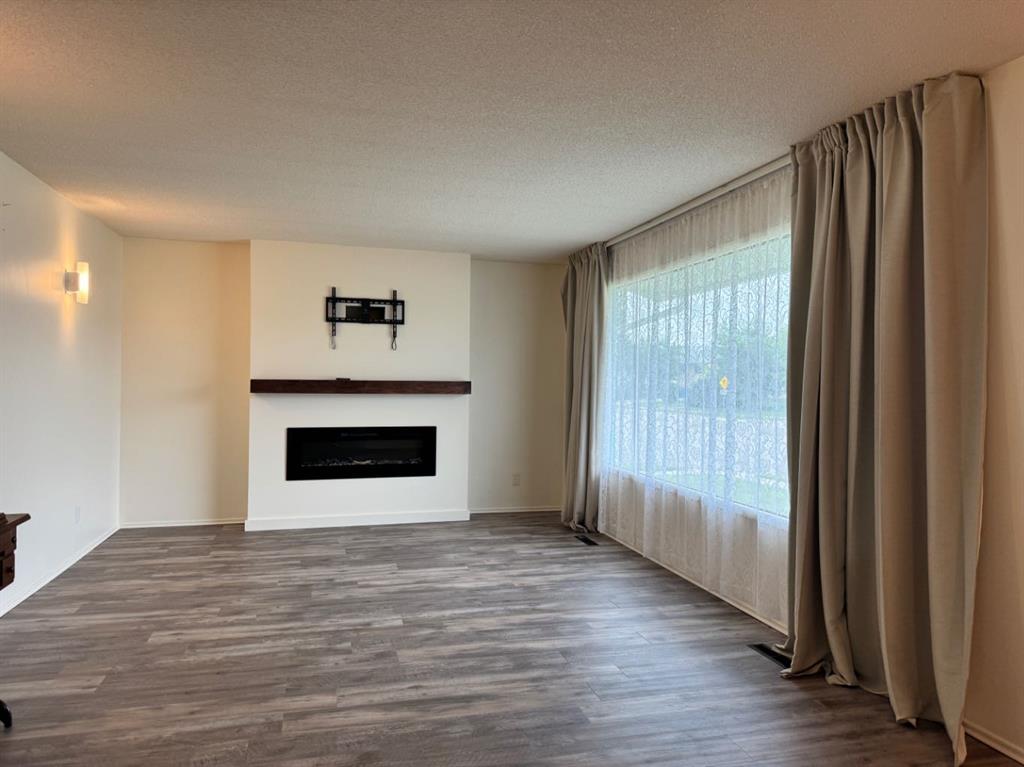 Picture of 10713 105 Avenue , Fairview Real Estate Listing
