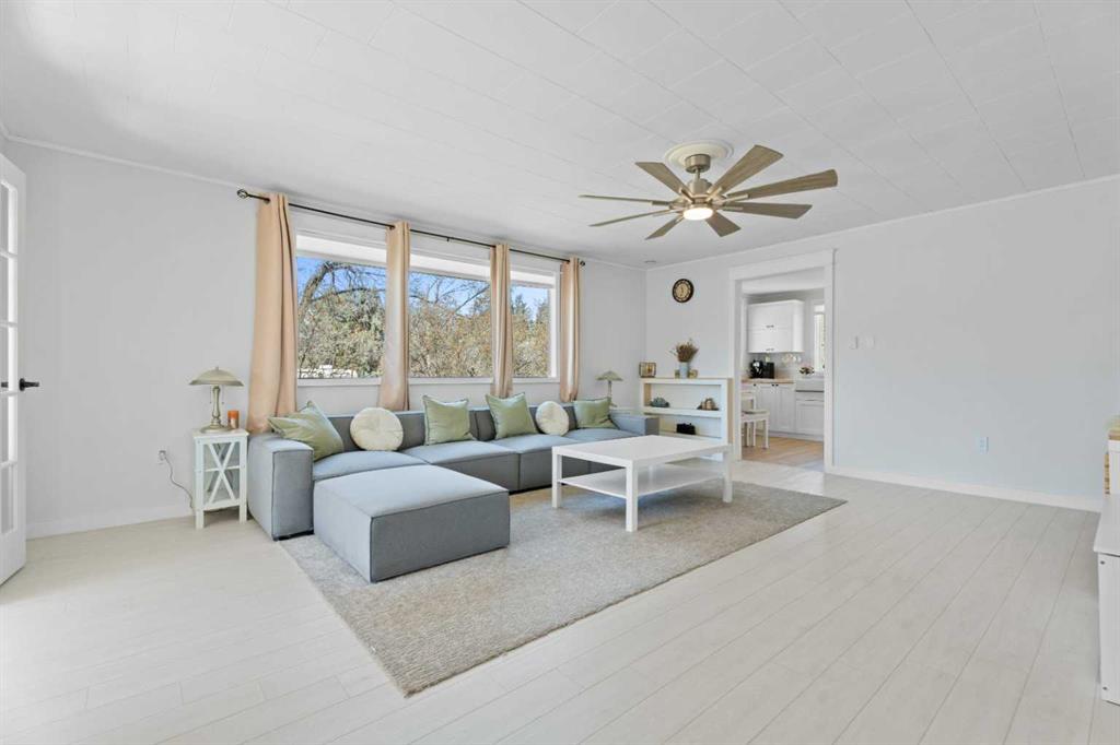 Picture of 606 4 Street , Bassano Real Estate Listing