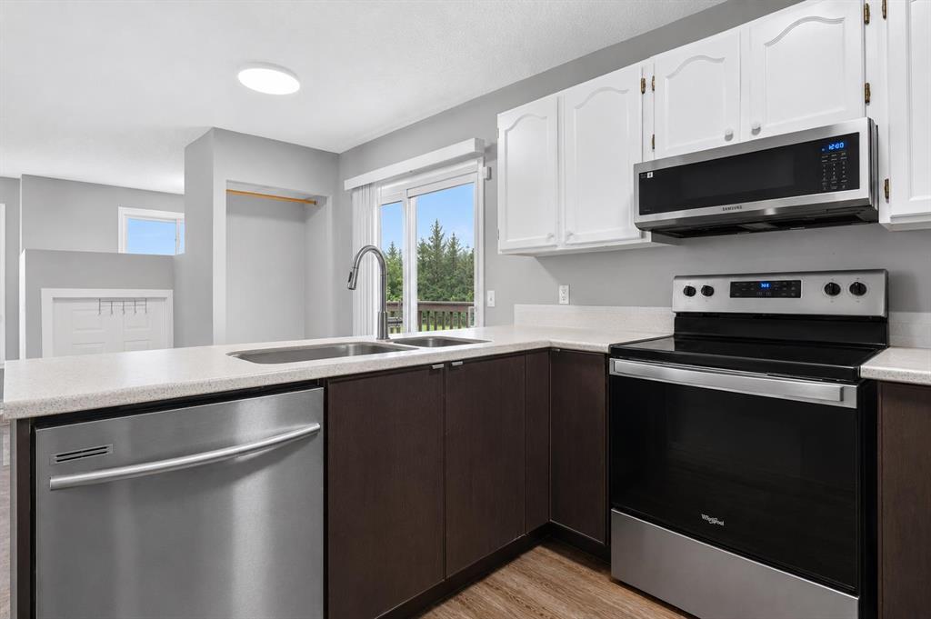 Picture of 4 Hunterhorn Gate NE, Calgary Real Estate Listing