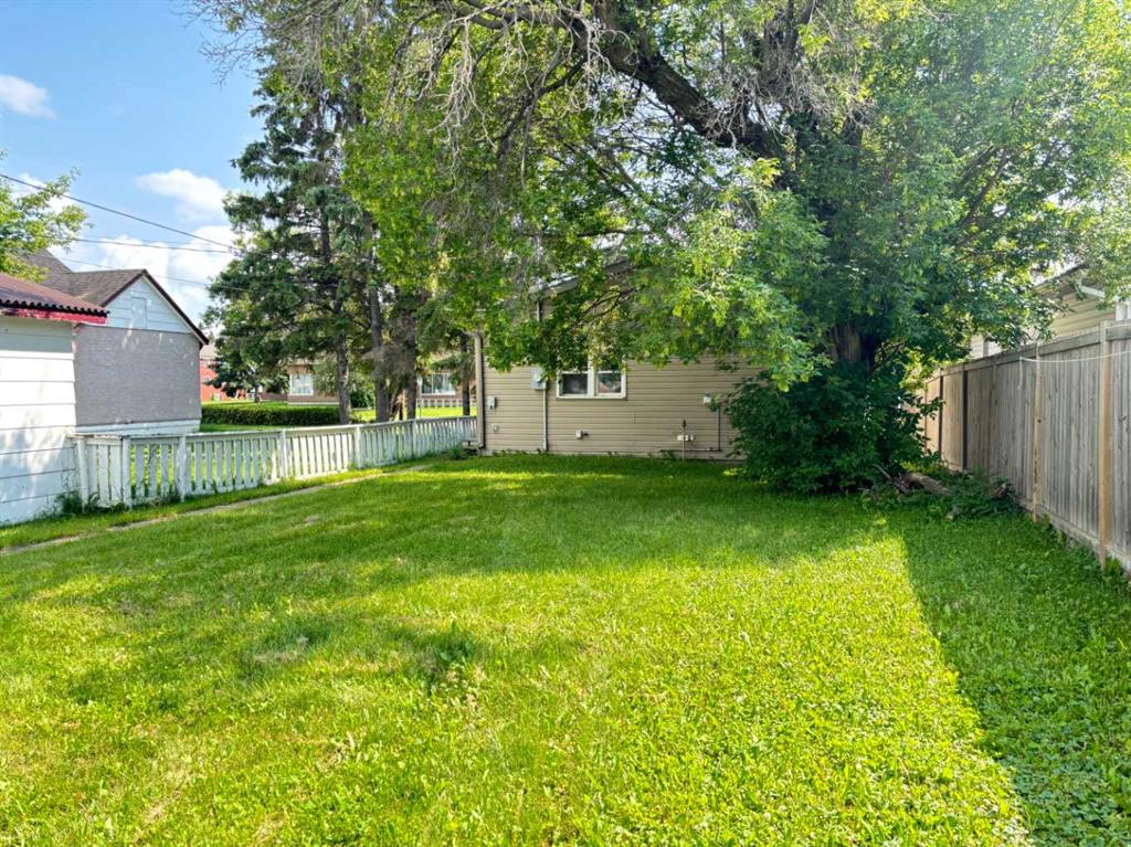 Picture of 4514 49 Street , Lloydminster Real Estate Listing