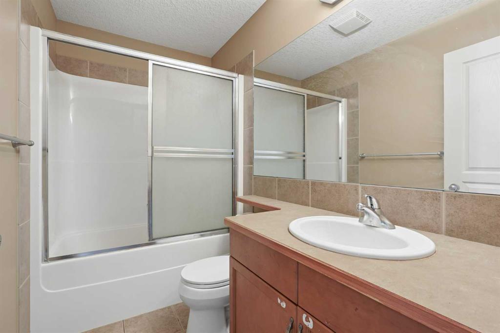Picture of 191 Jessie Robinson Close N, Lethbridge Real Estate Listing