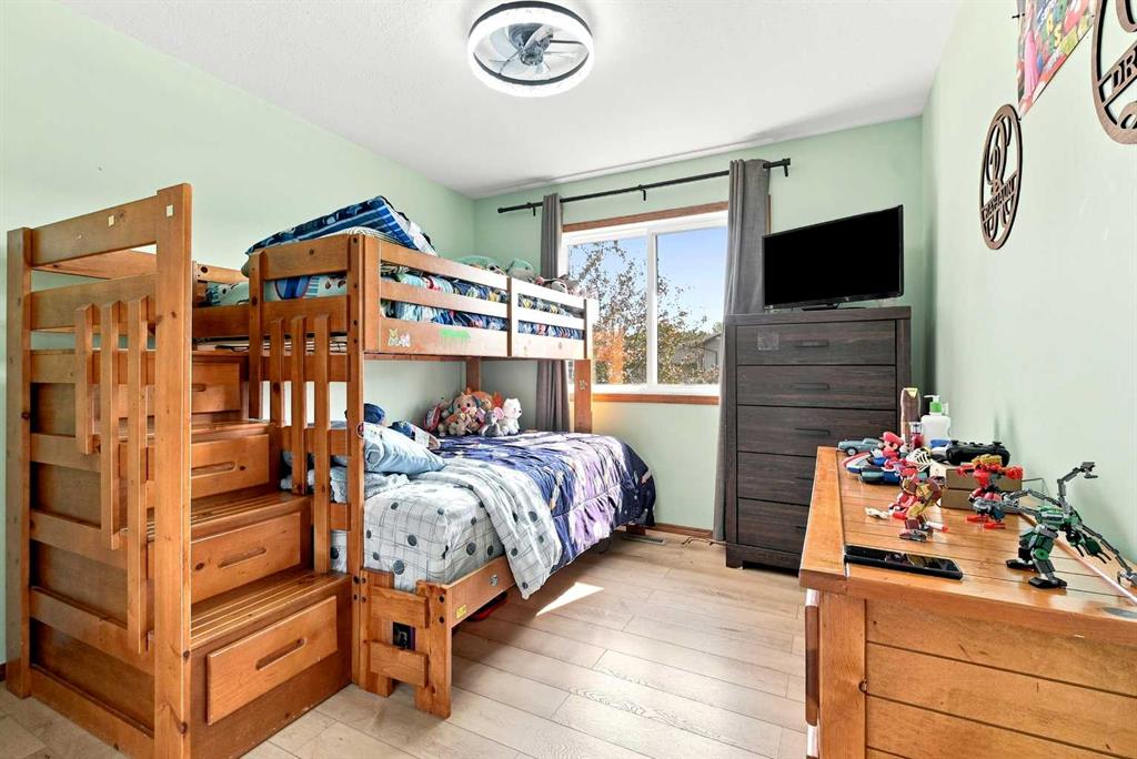 Picture of 118 Oak Drive , Red Deer Real Estate Listing