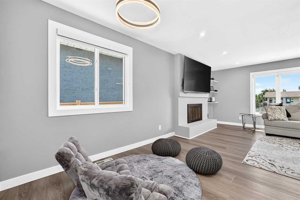 Picture of 4932 Rundlehorn Drive NE, Calgary Real Estate Listing