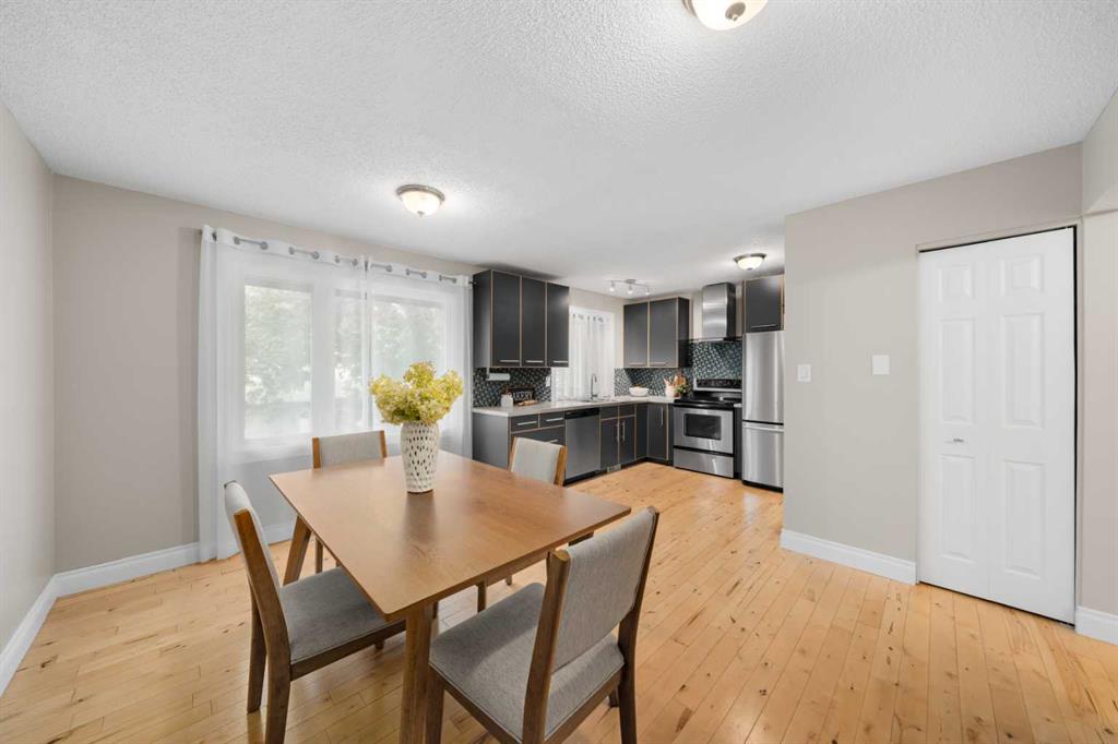 Picture of 52, 10030 Oakmoor Way SW, Calgary Real Estate Listing