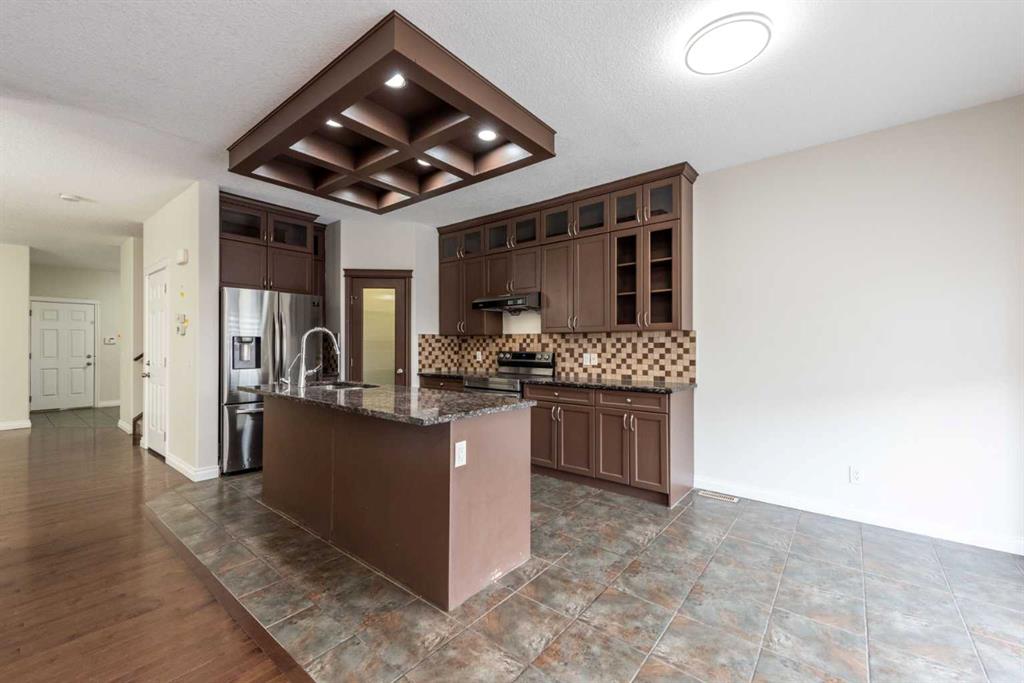 Picture of 422 Taralake Way NE, Calgary Real Estate Listing