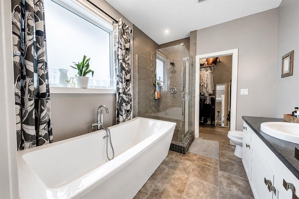 Picture of 3903 49 Avenue , Ponoka Real Estate Listing