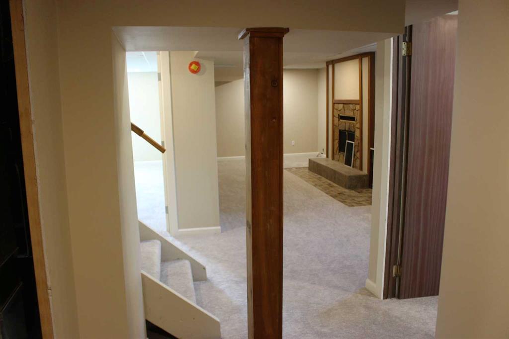 Picture of 504 Centennial Avenue , Picture Butte Real Estate Listing