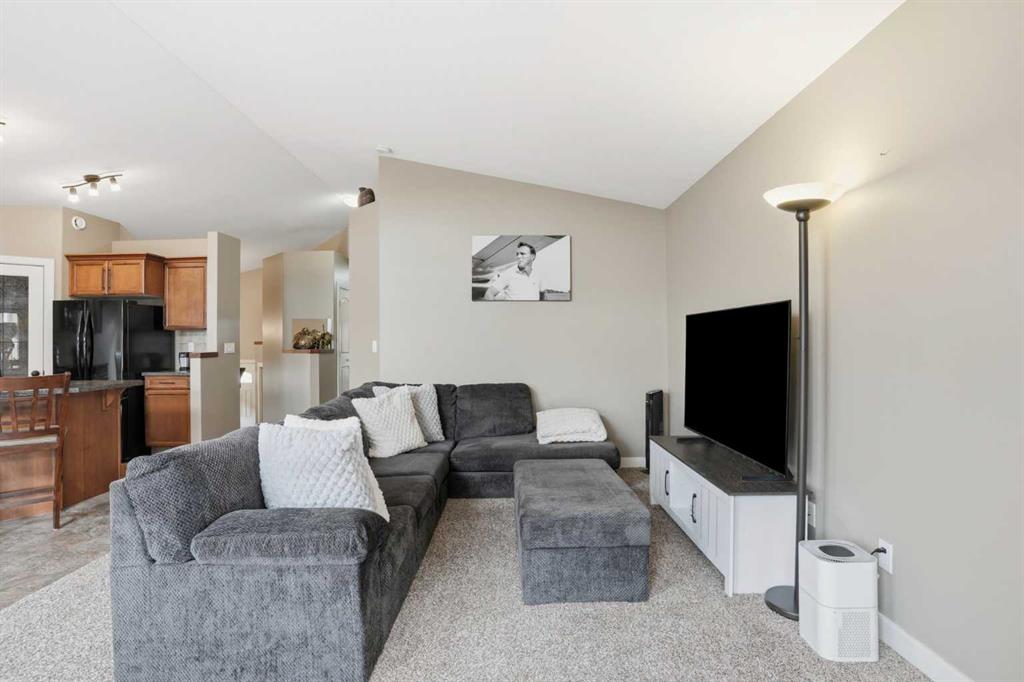 Picture of 144 Bowman Circle , Sylvan Lake Real Estate Listing