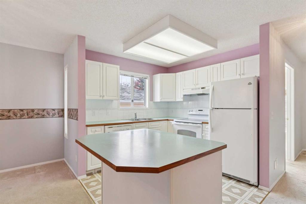 Picture of 134 Hawkstone Manor NW, Calgary Real Estate Listing