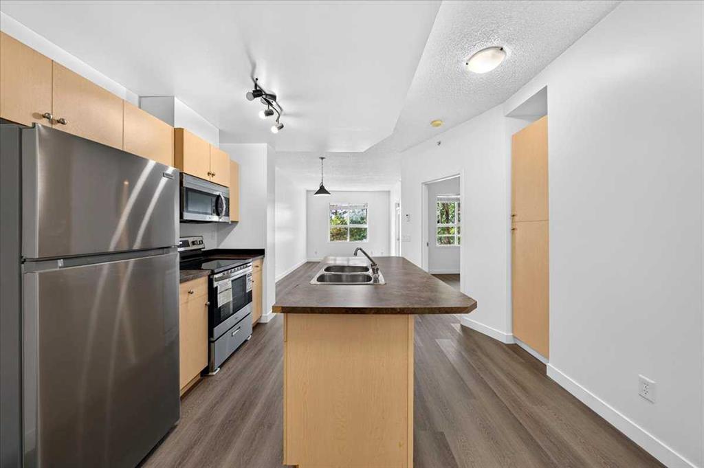 Picture of 3304, 73 Erin Woods Court SE, Calgary Real Estate Listing