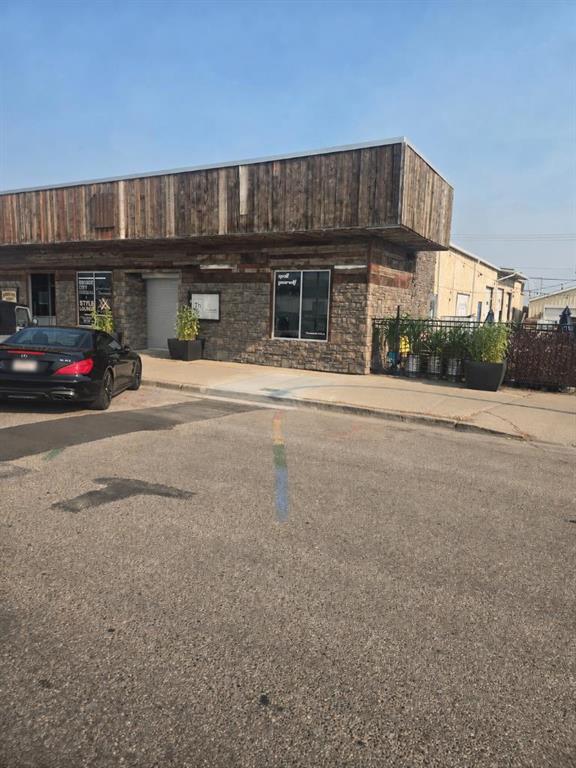 Picture of 1263 2 Avenue S, Lethbridge Real Estate Listing