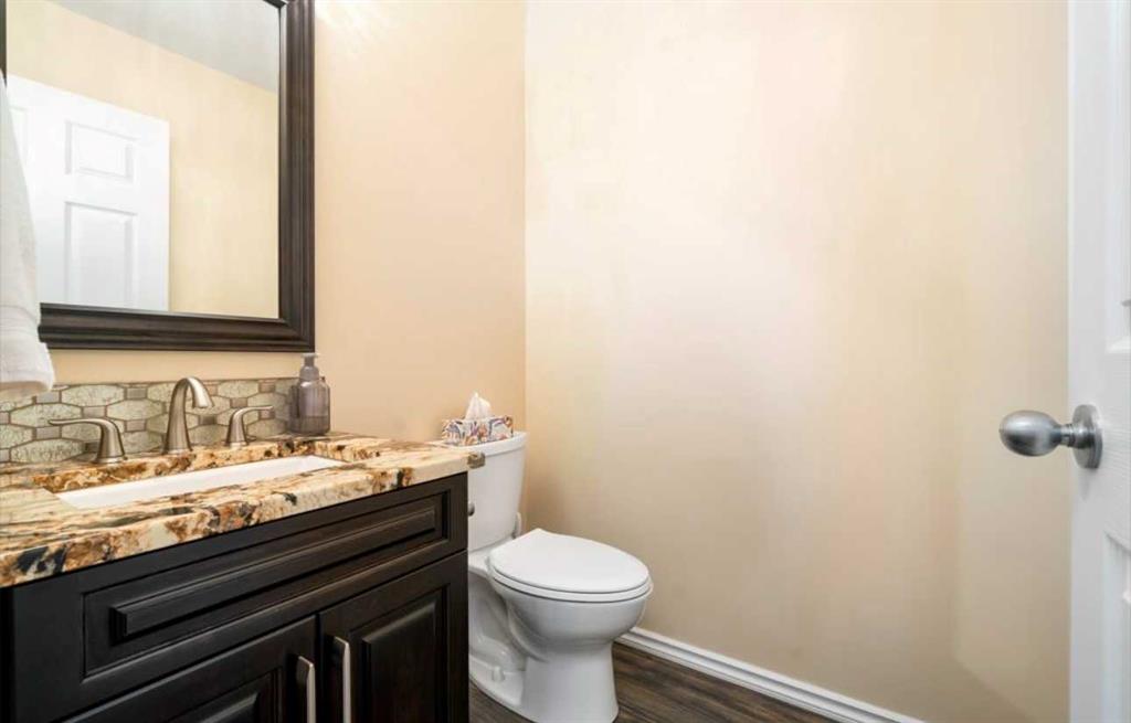 Picture of 633 Spruce Way SE, Medicine Hat Real Estate Listing