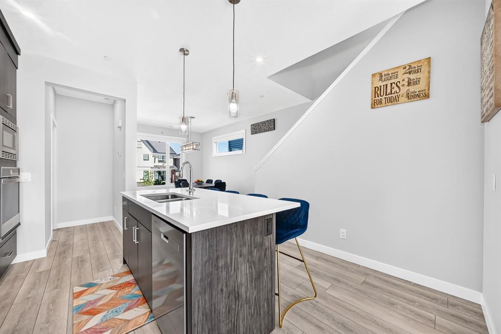 Picture of 129 Calhoun Common NE, Calgary Real Estate Listing