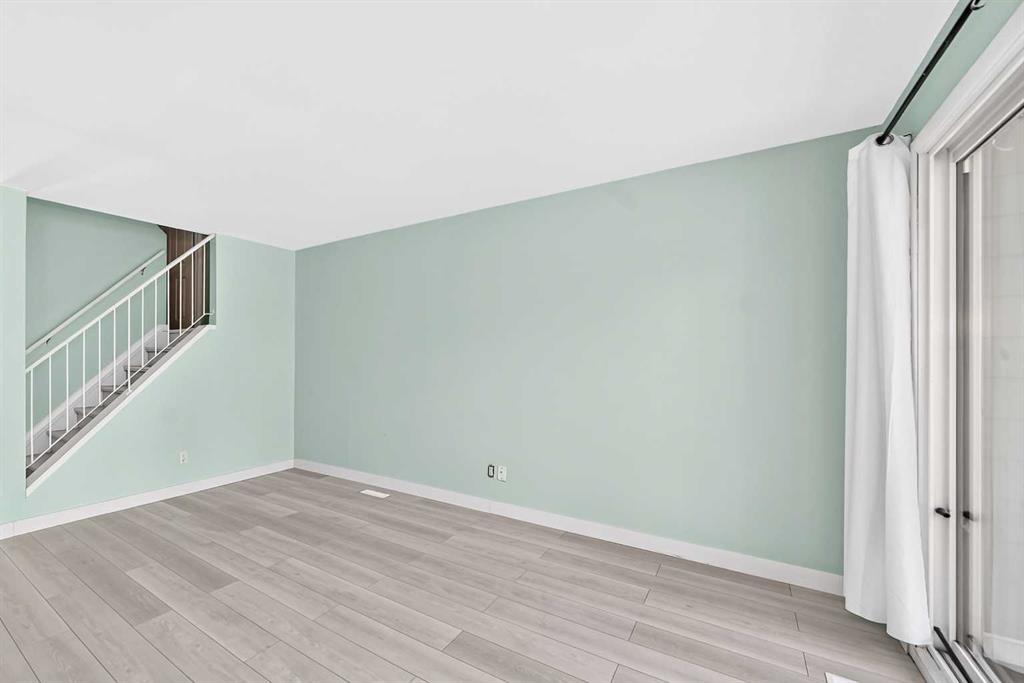 Picture of 1, 208 Grier Terrace NE, Calgary Real Estate Listing