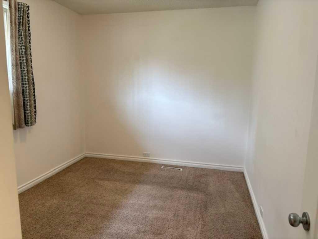 Picture of 715 64 Avenue NW, Calgary Real Estate Listing