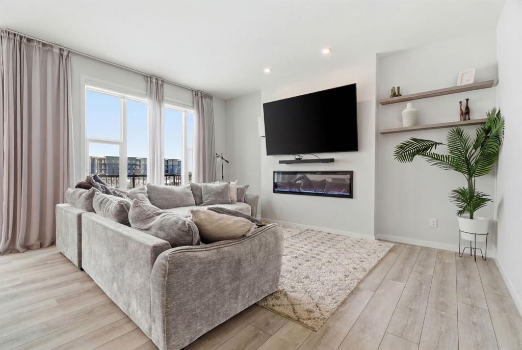 Picture of 54 Belmont Manor SW, Calgary Real Estate Listing