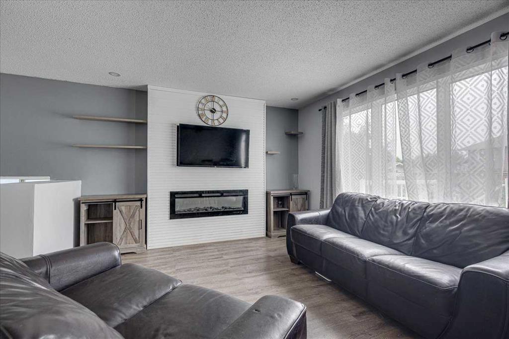 Picture of 3811 52 Avenue , Ponoka Real Estate Listing