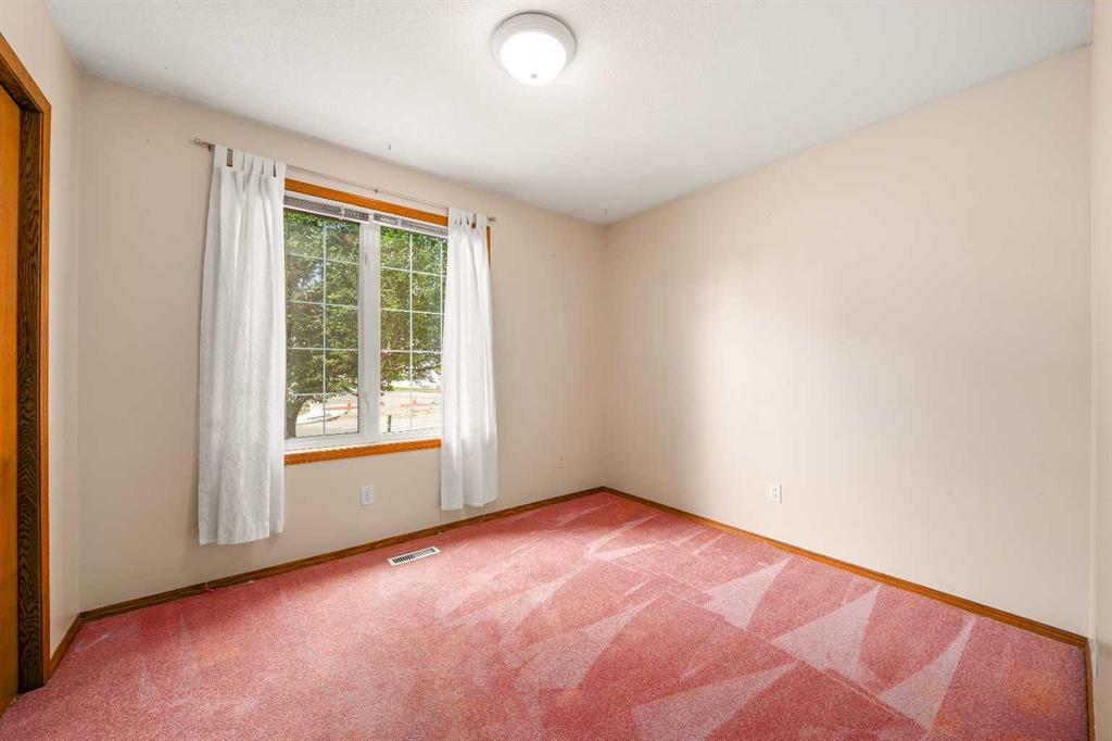 Picture of 4129 55 Street , Taber Real Estate Listing