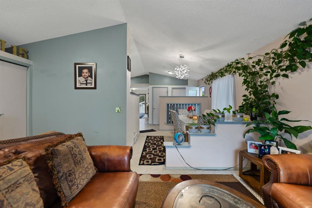 Picture of 3722 Catalina Boulevard , Calgary Real Estate Listing