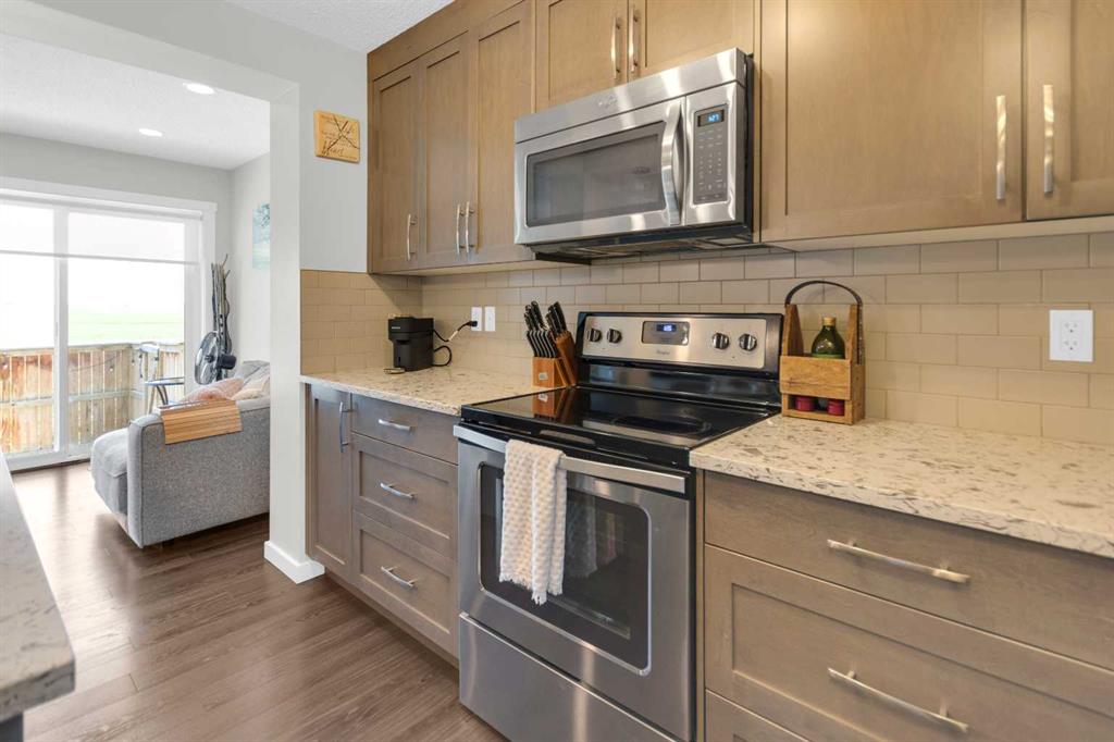 Picture of 802, 2400 Ravenswood View SE, Airdrie Real Estate Listing