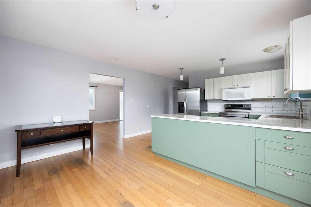 Picture of 102 Hinge Bay , Fort McMurray Real Estate Listing