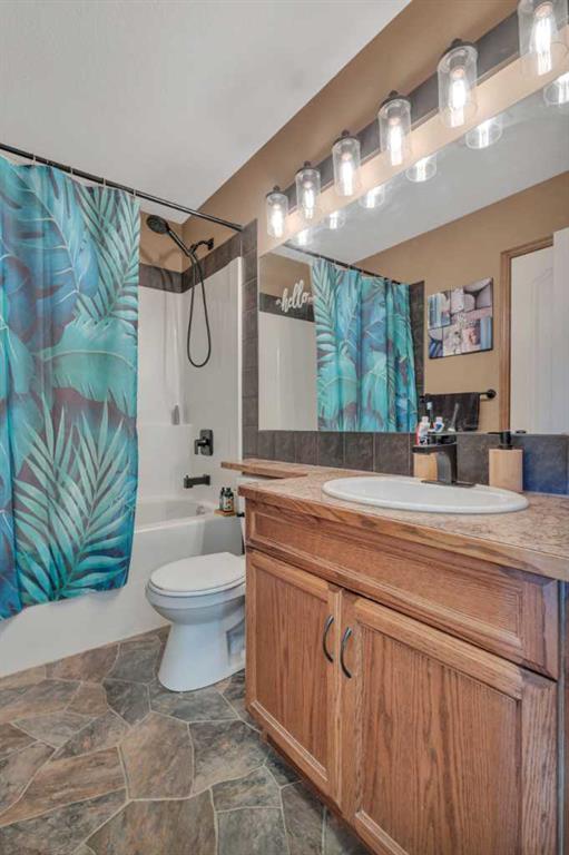 Picture of 148 Oswald Close , Red Deer Real Estate Listing