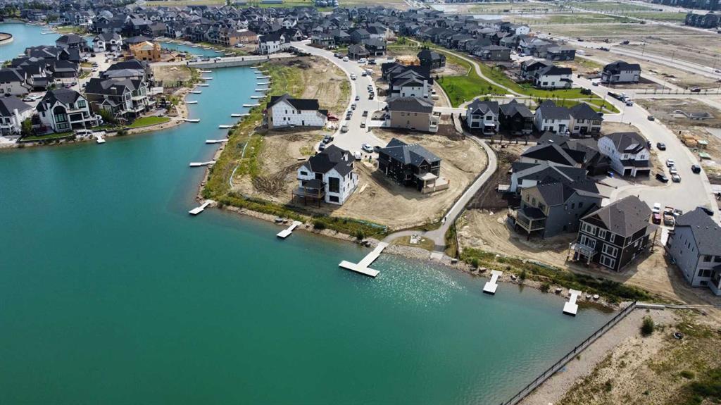 Picture of 501 Marina Grove SE, Calgary Real Estate Listing