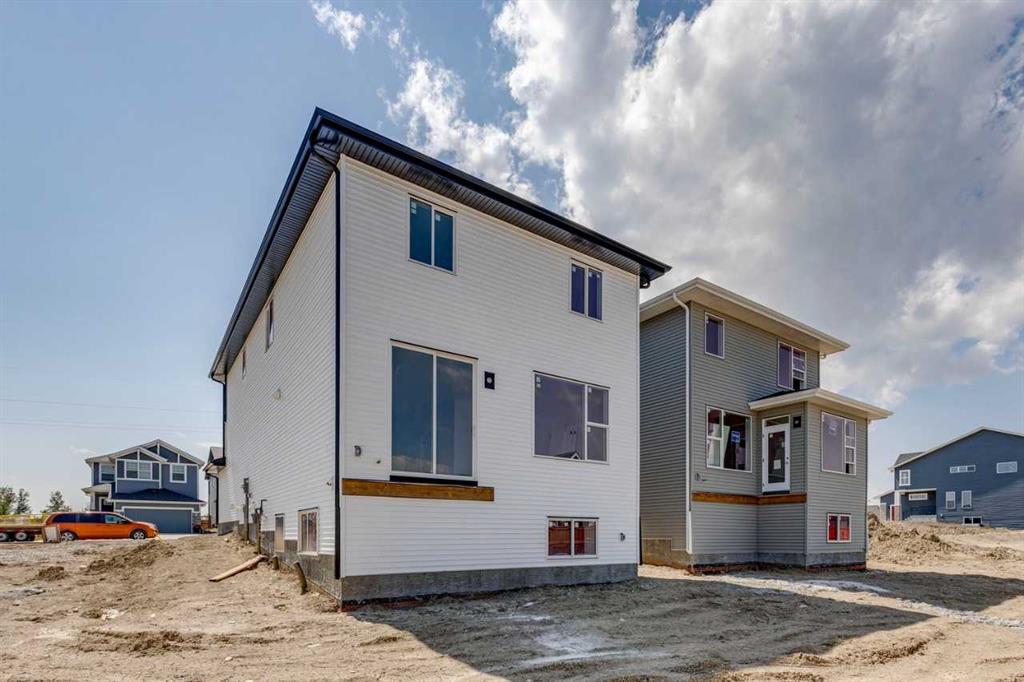 Picture of 173 Southborough Common , Cochrane Real Estate Listing