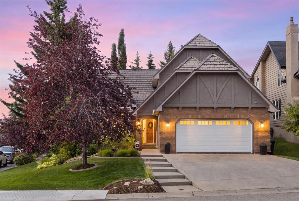 Picture of 440 Coach Light Bay SW, Calgary Real Estate Listing