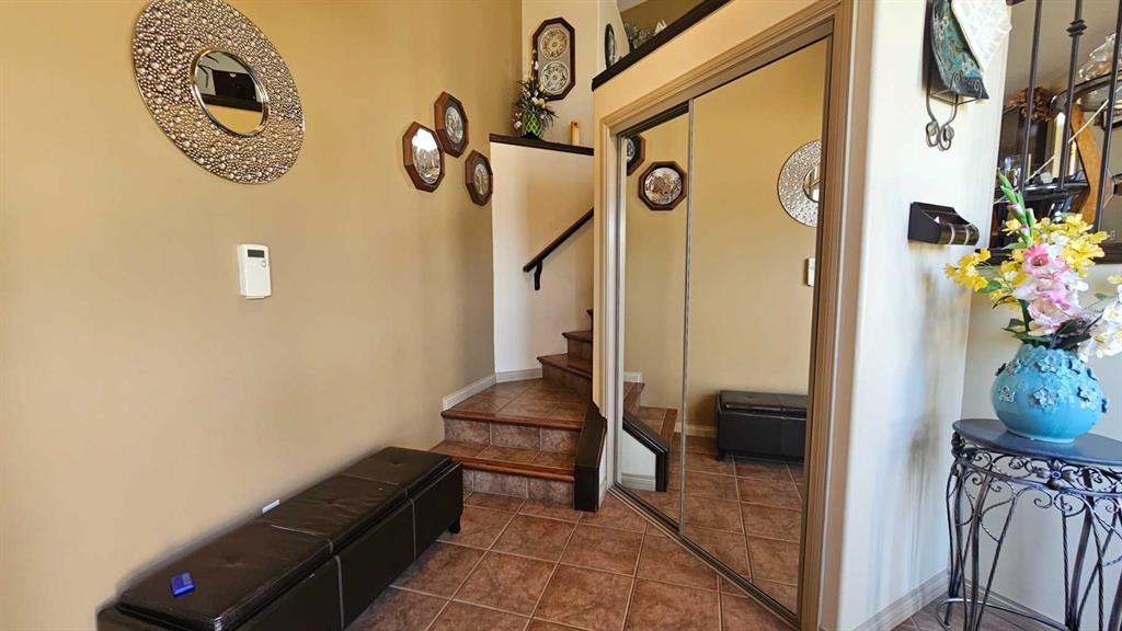 Picture of 414 Gateway Crescent S, Lethbridge Real Estate Listing