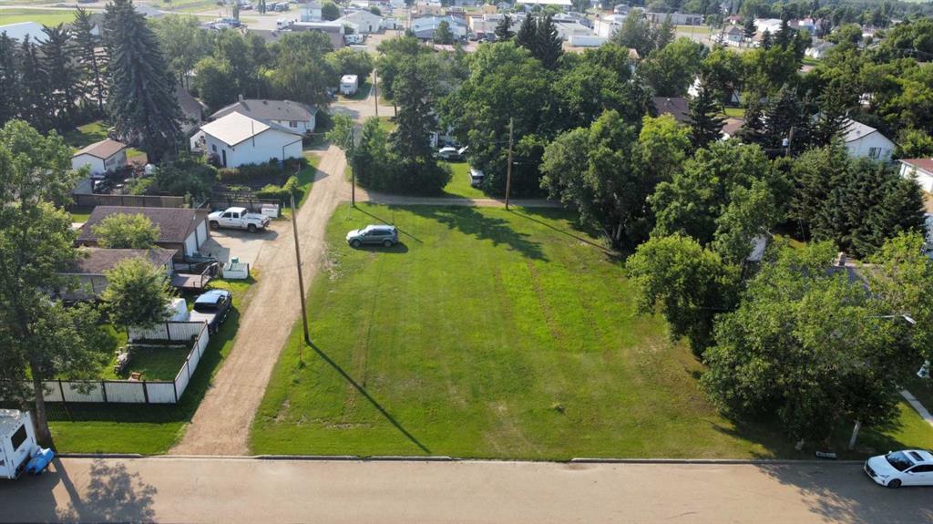 Picture of 5018 47 Street , Daysland Real Estate Listing